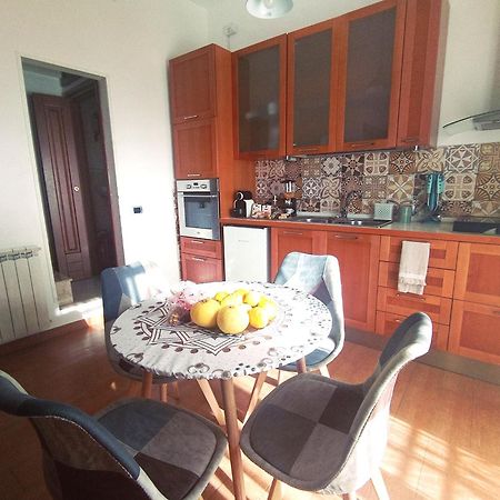 La Casetta Di Gio Gio Appartamento In Centro A 몬레알레 외부 사진
